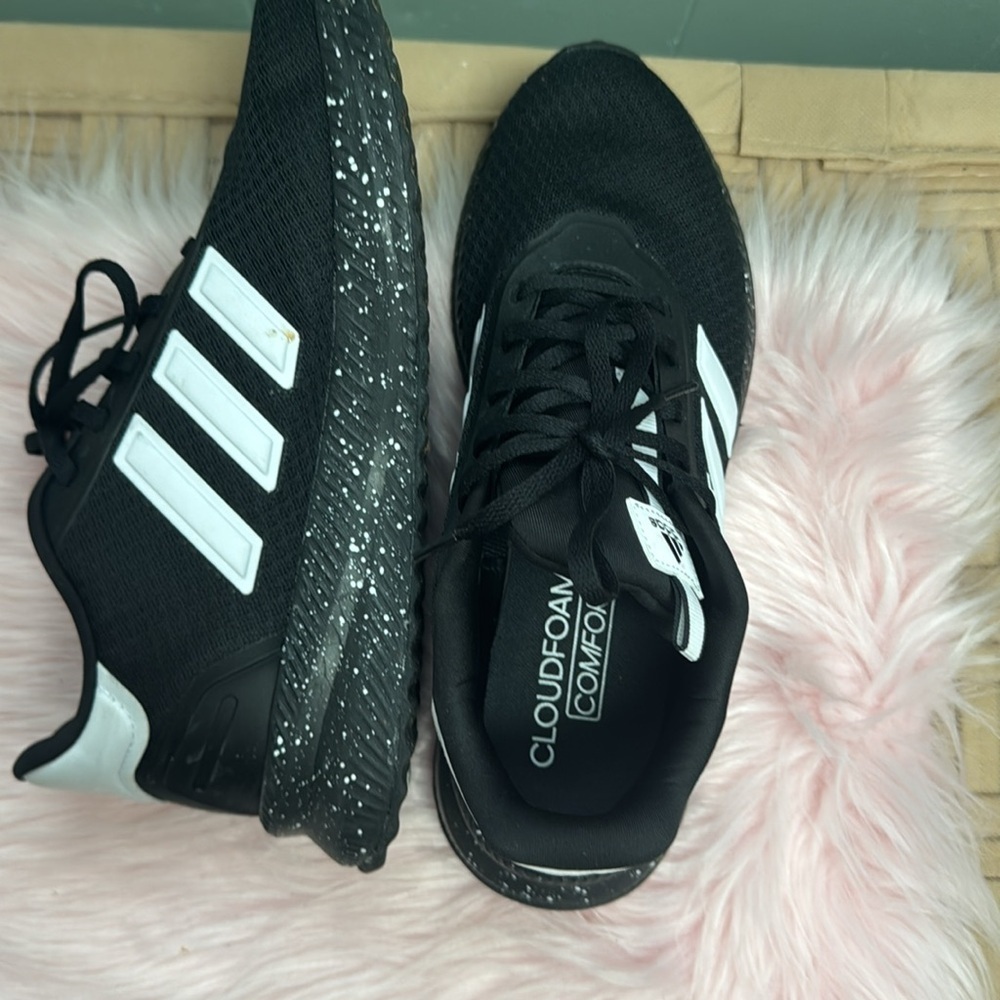 adidas Black and White mens  Shoes LIKE NEW - Picture 5 of 6